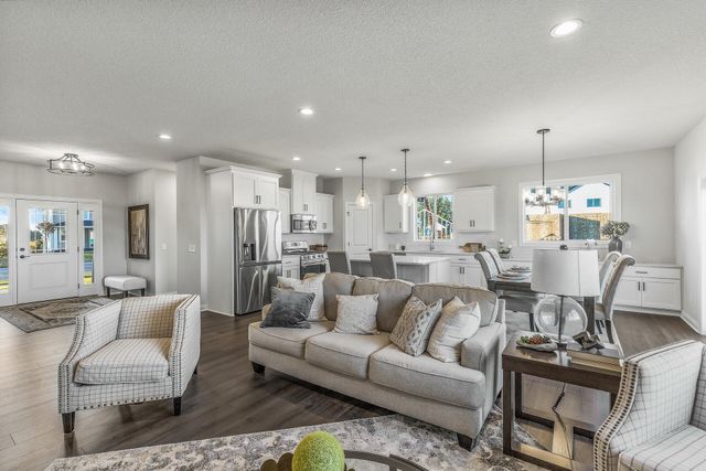 225 10th Avenue NE, Hutchinson, MN 55350