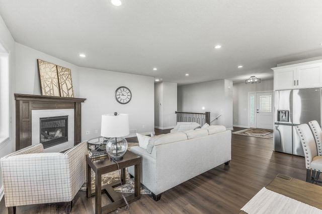 225 10th Avenue NE, Hutchinson, MN 55350