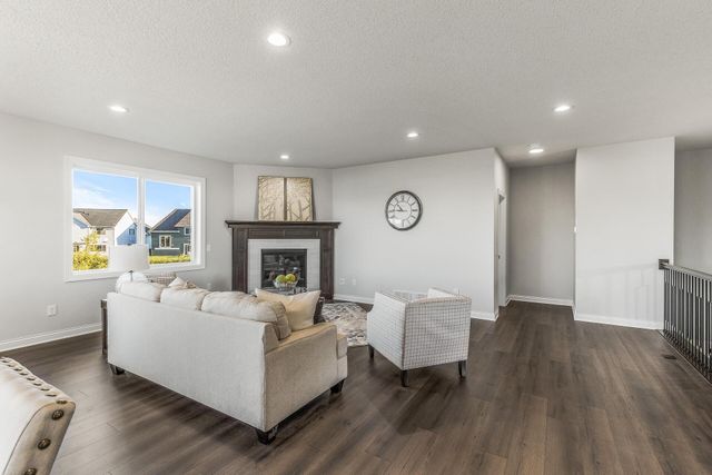 225 10th Avenue NE, Hutchinson, MN 55350