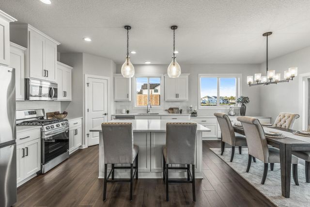 225 10th Avenue NE, Hutchinson, MN 55350