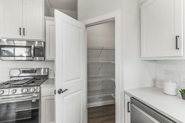 225 10th Avenue NE, Hutchinson, MN 55350