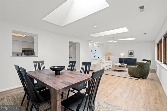 503 WOODLAND TER, Alexandria, VA 22302