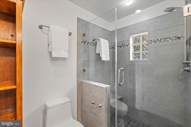 503 WOODLAND TER, Alexandria, VA 22302