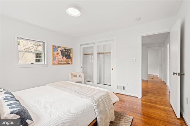 503 WOODLAND TER, Alexandria, VA 22302