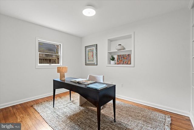 503 WOODLAND TER, Alexandria, VA 22302