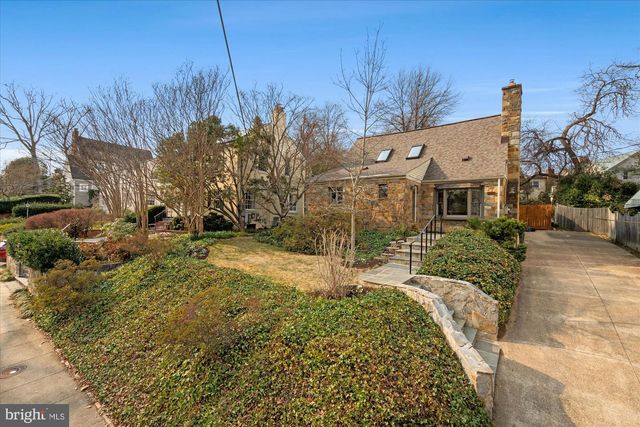 503 WOODLAND TER, Alexandria, VA 22302