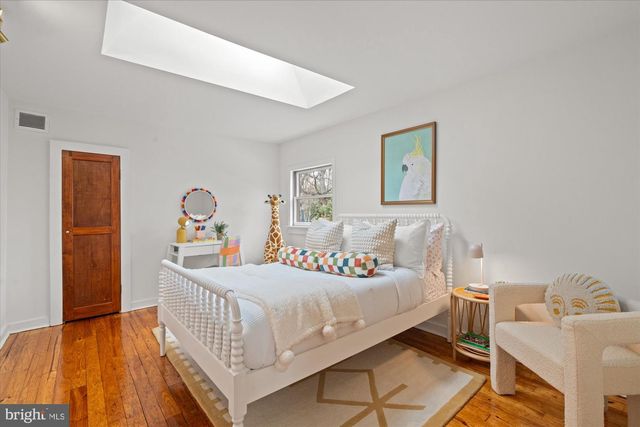 503 WOODLAND TER, Alexandria, VA 22302