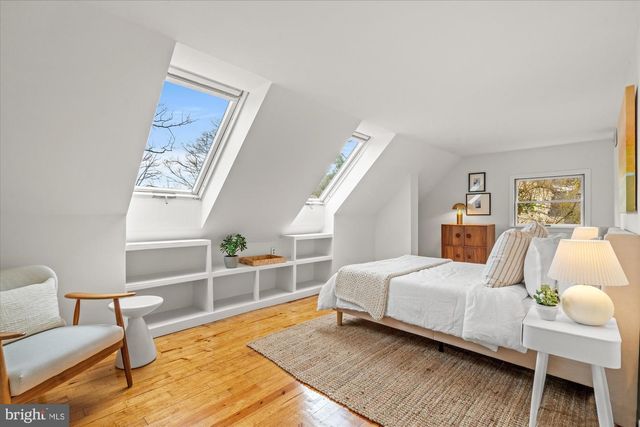 503 WOODLAND TER, Alexandria, VA 22302