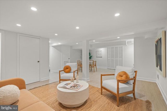 503 WOODLAND TER, Alexandria, VA 22302