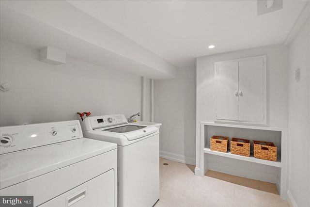 503 WOODLAND TER, Alexandria, VA 22302