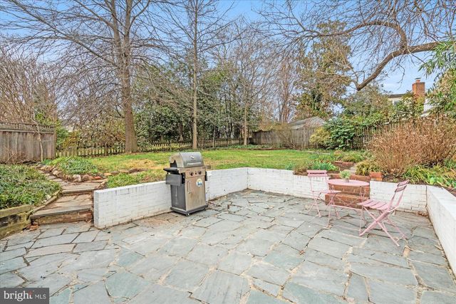 503 WOODLAND TER, Alexandria, VA 22302