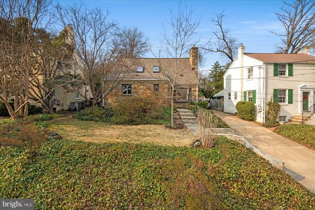 503 WOODLAND TER, Alexandria, VA 22302