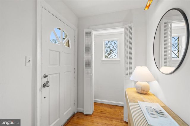 503 WOODLAND TER, Alexandria, VA 22302