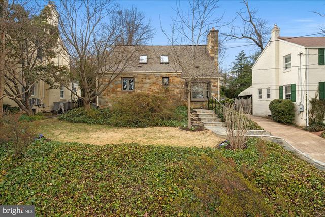 503 WOODLAND TER, Alexandria, VA 22302