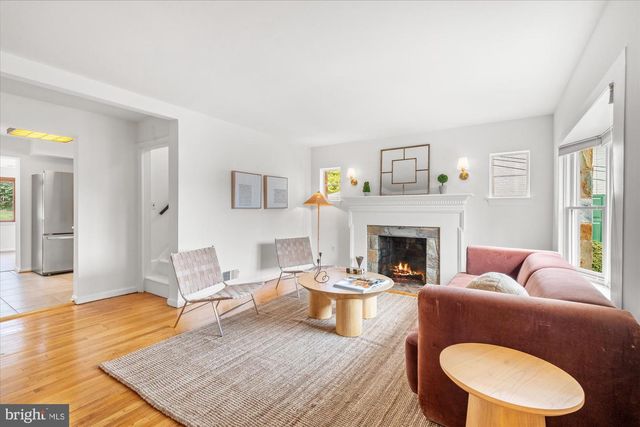 503 WOODLAND TER, Alexandria, VA 22302