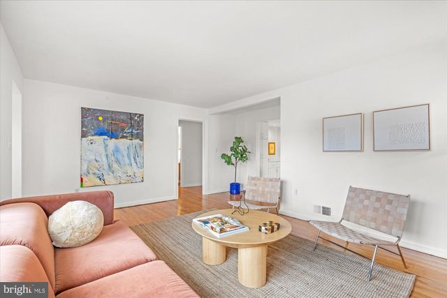 503 WOODLAND TER, Alexandria, VA 22302