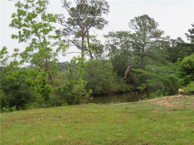 1612 Canal Road, Mobile, AL 36605