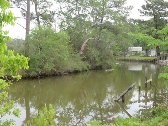 1612 Canal Road, Mobile, AL 36605