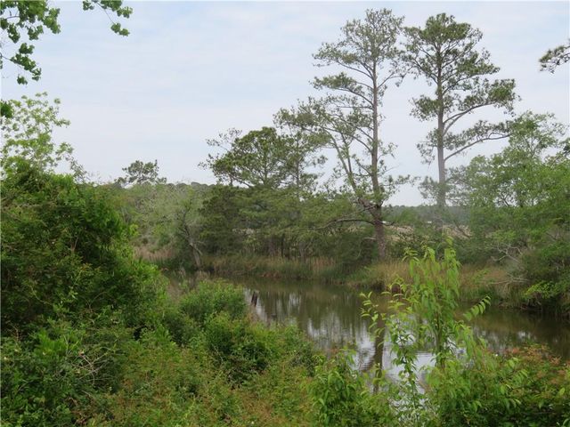 1612 Canal Road, Mobile, AL 36605