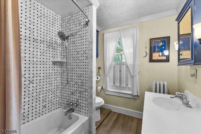 424 Hardwick St, Belvidere Twp., NJ 07823