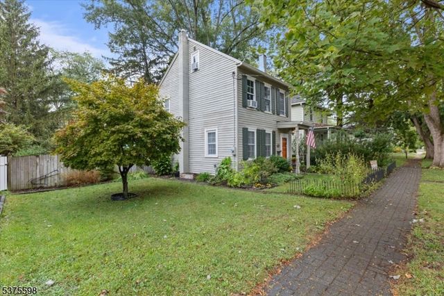 424 Hardwick St, Belvidere Twp., NJ 07823