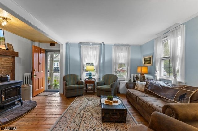 424 Hardwick St, Belvidere Twp., NJ 07823