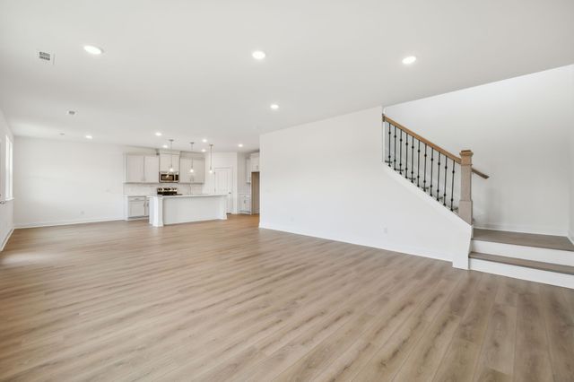 221 Jasmine Way, La Vergne, TN 37086