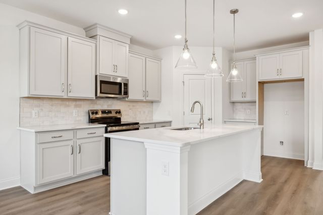 221 Jasmine Way, La Vergne, TN 37086