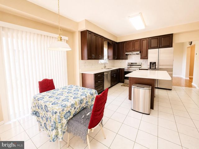 4037 RUNNYMEAD DR, Collegeville, PA 19426