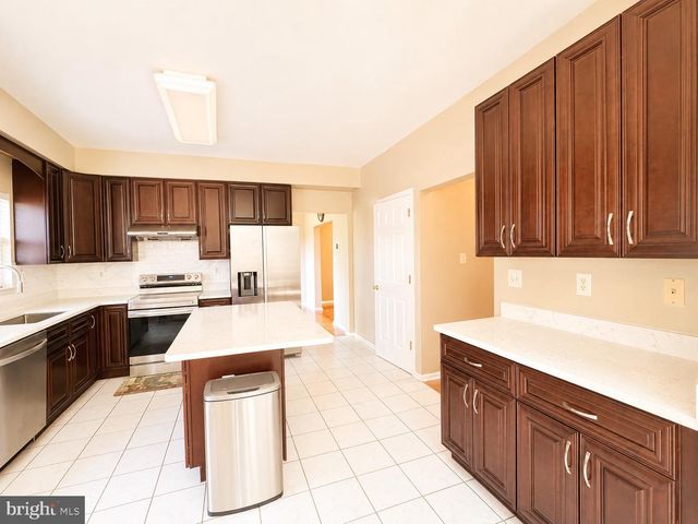 4037 RUNNYMEAD DR, Collegeville, PA 19426