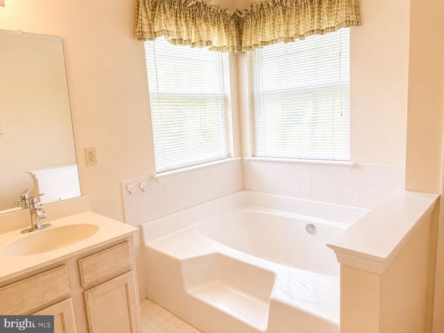 4037 RUNNYMEAD DR, Collegeville, PA 19426
