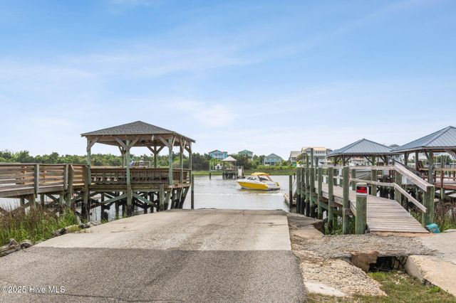 2807 Cross Bones Road SW, Supply, NC 28462