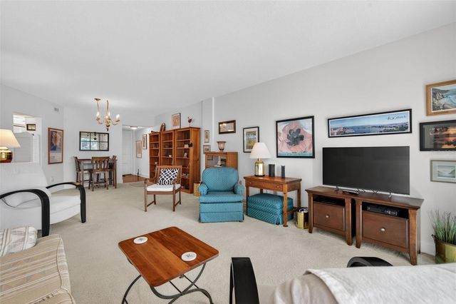 1200 N SHORE DRIVE NE 201 furnished, St Petersburg, FL 33701