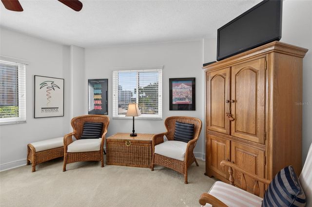 1200 N SHORE DRIVE NE 201 furnished, St Petersburg, FL 33701