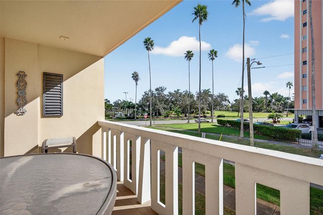 1200 N SHORE DRIVE NE 201 furnished, St Petersburg, FL 33701