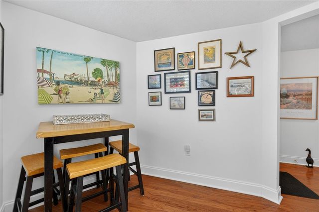 1200 N SHORE DRIVE NE 201 furnished, St Petersburg, FL 33701