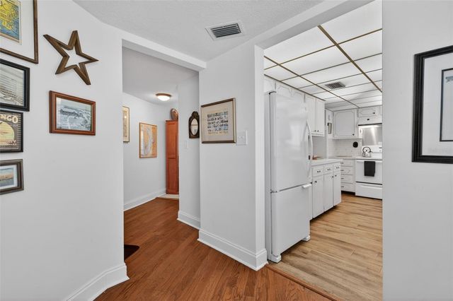 1200 N SHORE DRIVE NE 201 furnished, St Petersburg, FL 33701