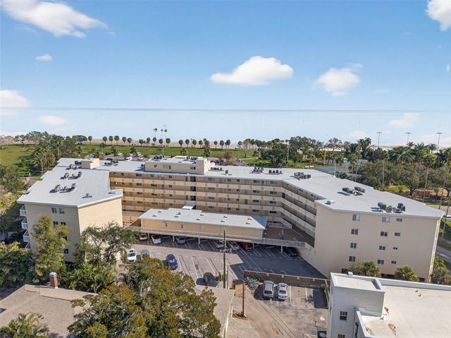 1200 N SHORE DRIVE NE 201 furnished, St Petersburg, FL 33701