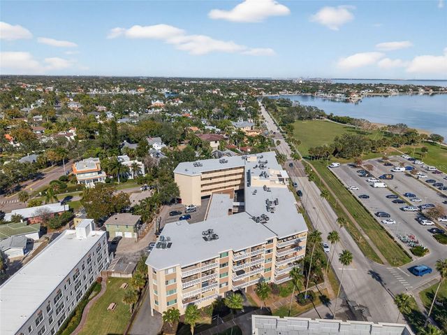 1200 N SHORE DRIVE NE 201 furnished, St Petersburg, FL 33701