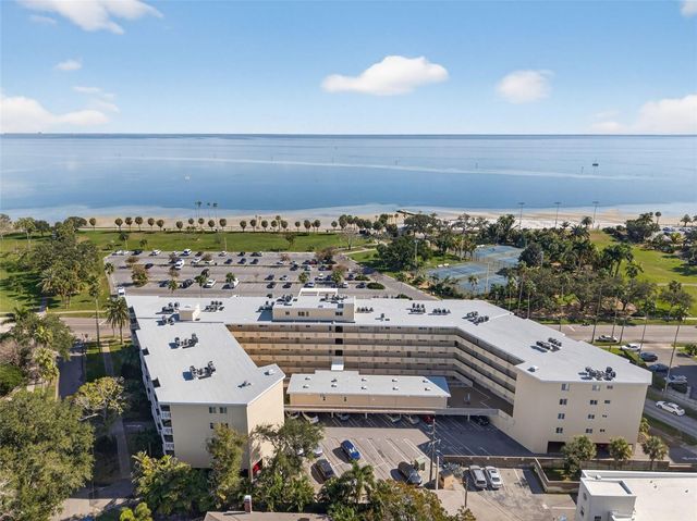 1200 N SHORE DRIVE NE 201 furnished, St Petersburg, FL 33701