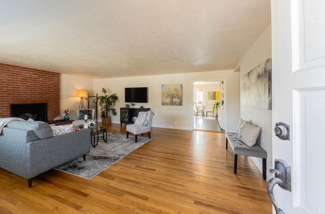 89 Via Descanso, Monterey, CA 93940