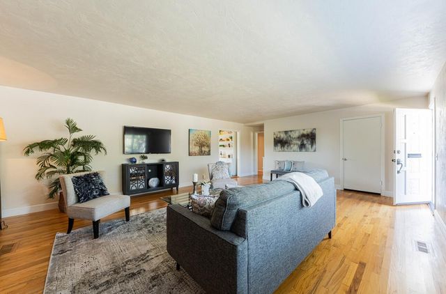 89 Via Descanso, Monterey, CA 93940