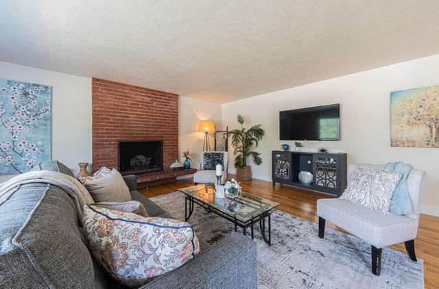 89 Via Descanso, Monterey, CA 93940