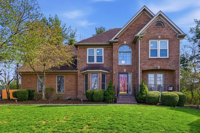 704 Maple Ridge Lane, Lexington, KY 40509