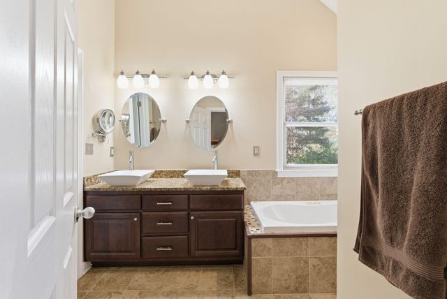 704 Maple Ridge Lane, Lexington, KY 40509