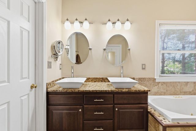 704 Maple Ridge Lane, Lexington, KY 40509