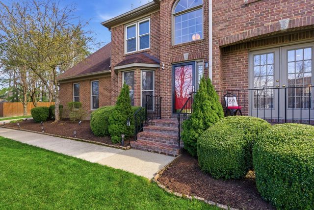 704 Maple Ridge Lane, Lexington, KY 40509