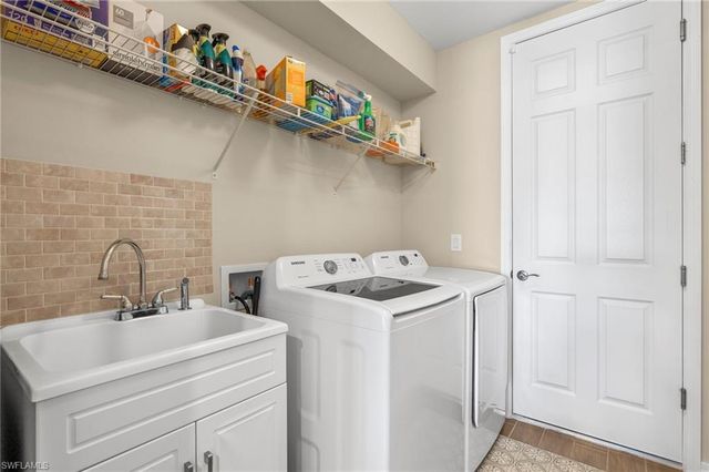 14644 Edgewater CIR, Naples, FL 34114