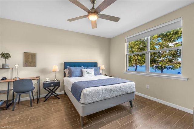 14644 Edgewater CIR, Naples, FL 34114