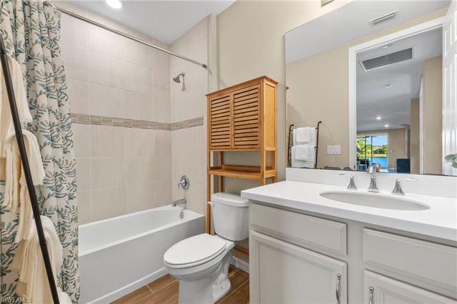 14644 Edgewater CIR, Naples, FL 34114